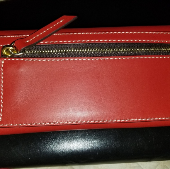 Dooney Beacon tote and matching wallet. - Picture 6 of 8